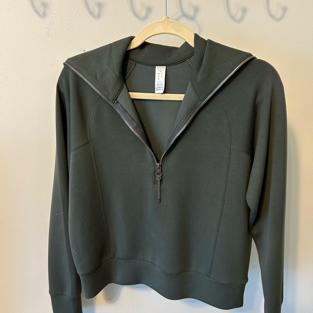 Spanx Airessentials Half-Zip Sweater. Green. Size XS